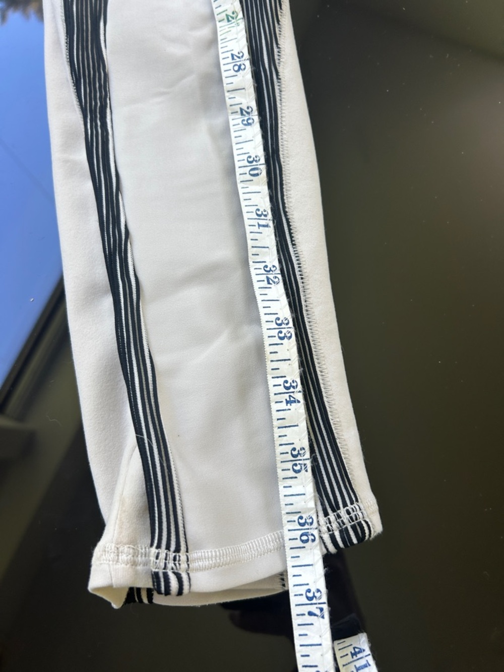 ALO Yoga White High-Rise Leggings with Black 3D Pinstripe Panels S - Picture 3 of 7